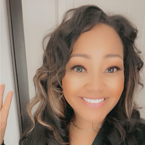 Meet your Posher, Leslie - Picture 1 of 1